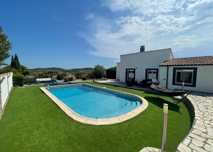 Modern Comfort In Minervois Pouzols-Minervois