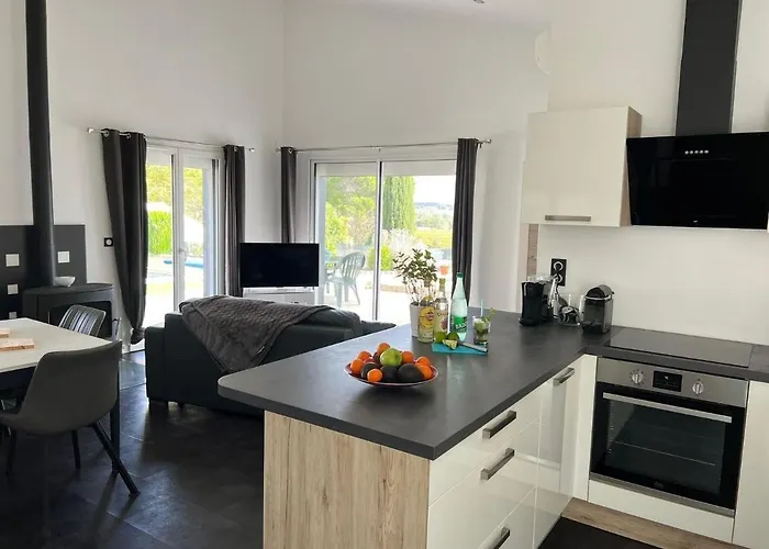 Modern Comfort In Minervois 度假居 *