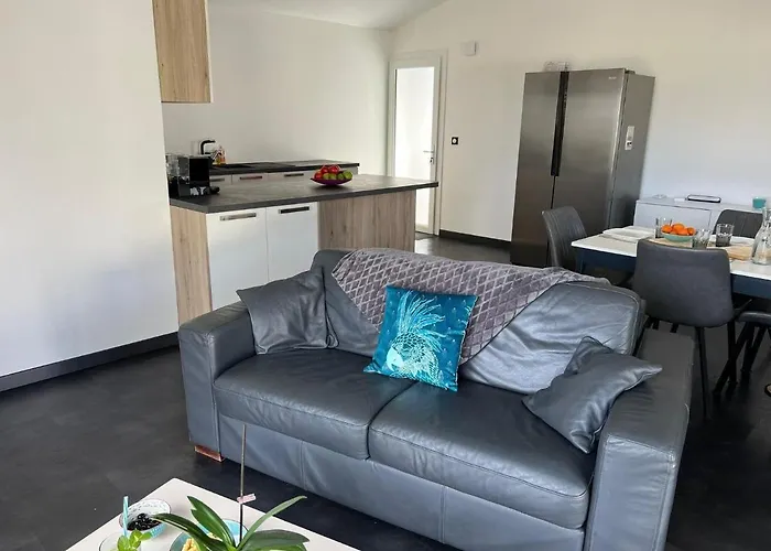 Modern Comfort In Minervois Pouzols-Minervois