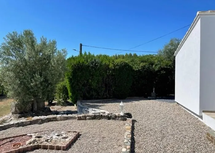 Modern Comfort In Minervois 度假居 *