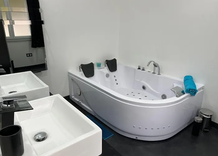 度假居 Modern Comfort In Minervois Pouzols-Minervois