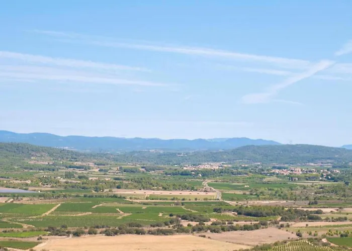 Modern Comfort In Minervois 度假居